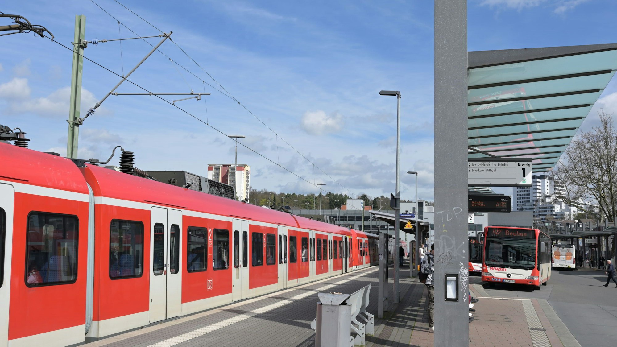 Die S11 in Bergisch Gladbach.