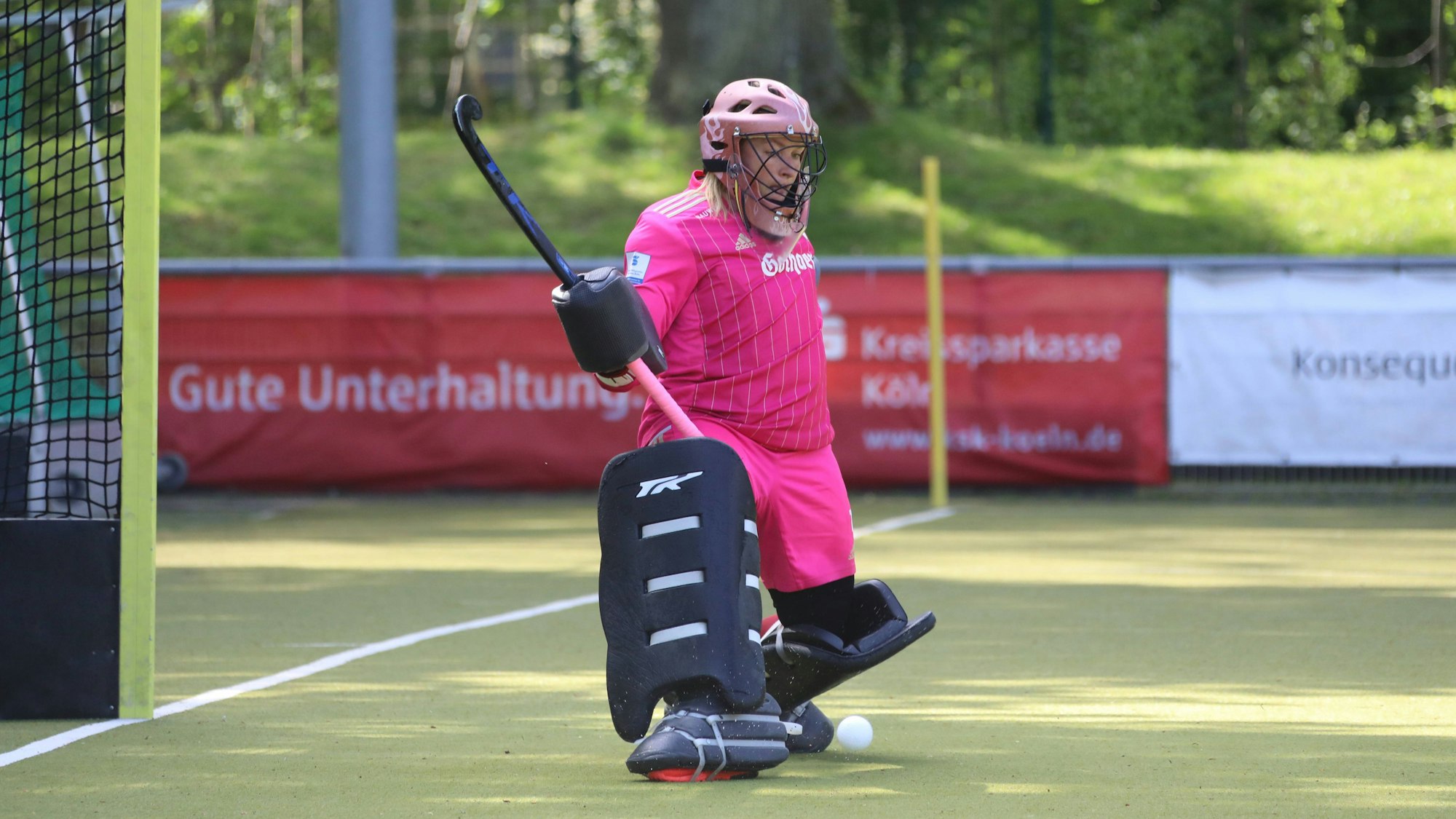 Eduard Bopp Fotografie Köln Deutschland 30.04.2022 RW Köln - Uhlenhorst Mülheim Hockey 1. Bundesliga Frauen Julia Sonntag RW Köln *** Eduard Bopp Photography Cologne Germany 30 04 2022 RW Cologne Uhlenhorst Mülheim Hockey 1 Bundesliga Women Julia Sonntag RW Cologne