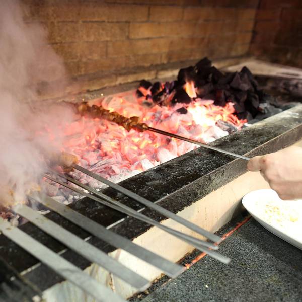 Der Rauch der Holzkohlegrills auf der Weidengasse sorgt bei den Anwohnern weiter für Unmut.