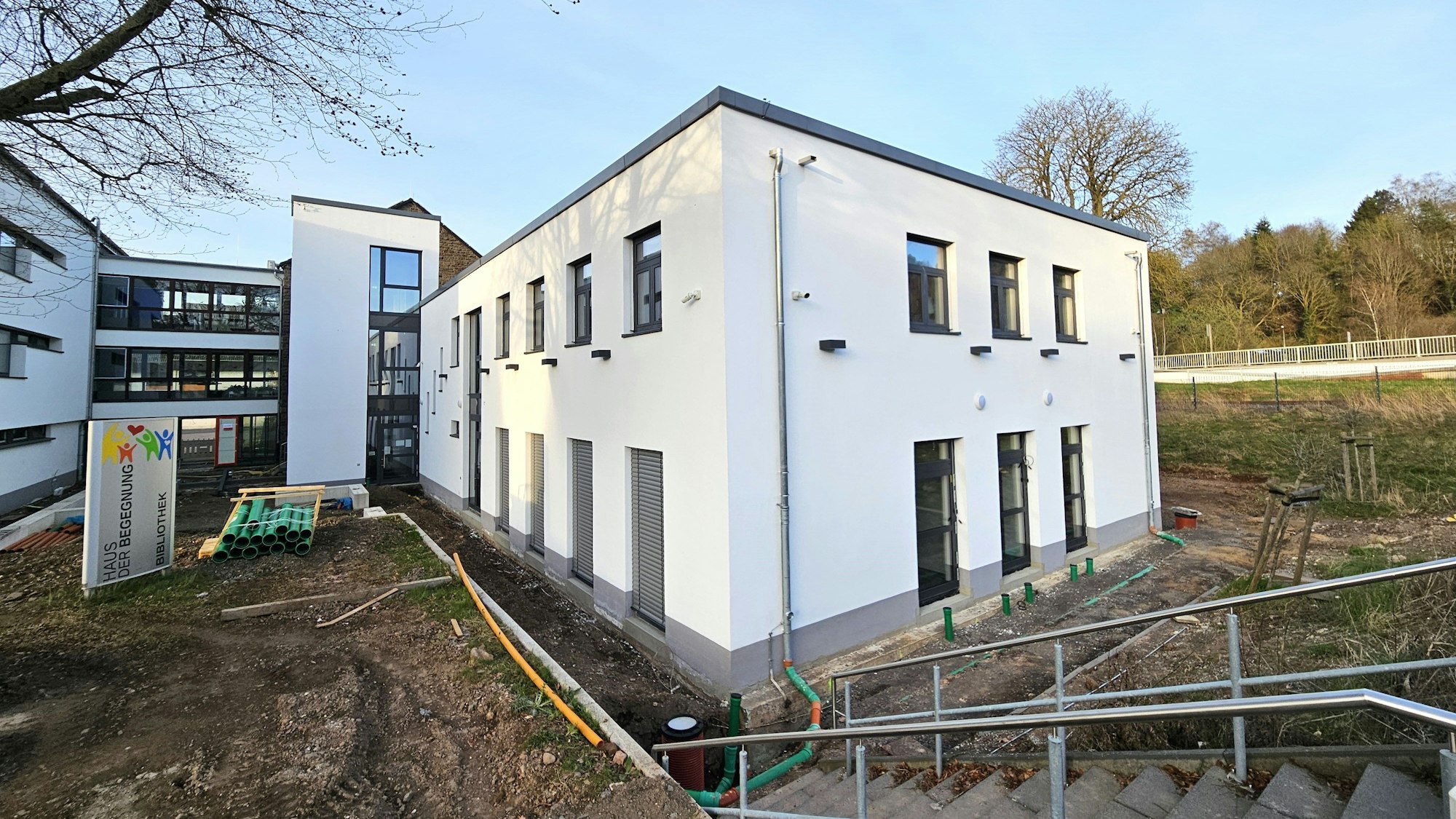 Blick auf das Haus der Begegnung.