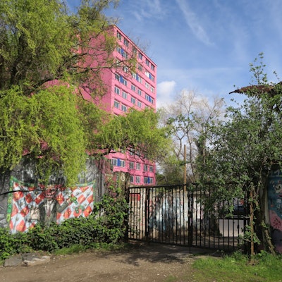 Odonien bleibt erhalten (Dino am Eingang), die Großbordelle an der Hornstraße wohl ebenfalls