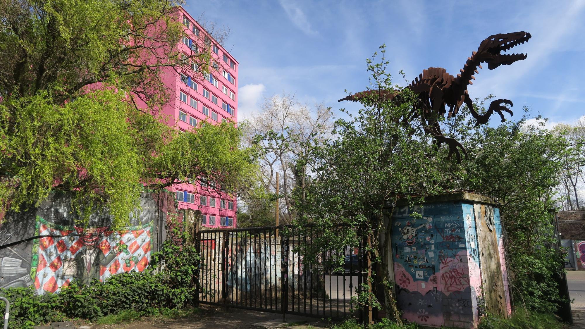 Odonien bleibt erhalten (Dino am Eingang), die Großbordelle an der Hornstraße wohl ebenfalls