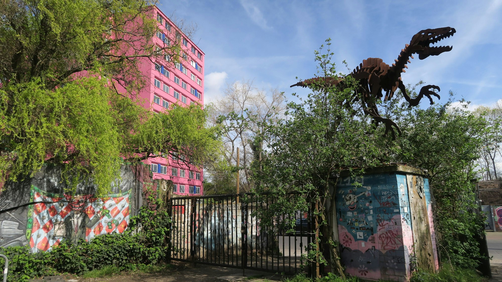 Odonien bleibt erhalten (Dino am Eingang), die Großbordelle an der Hornstraße wohl ebenfalls