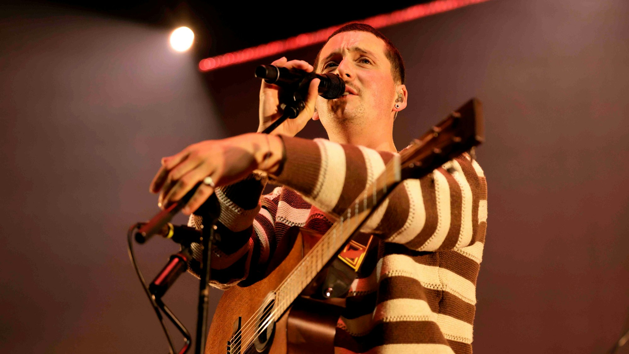 Sänger Vincent Waizenegger war mit Provinz zu Gast im Palladium.