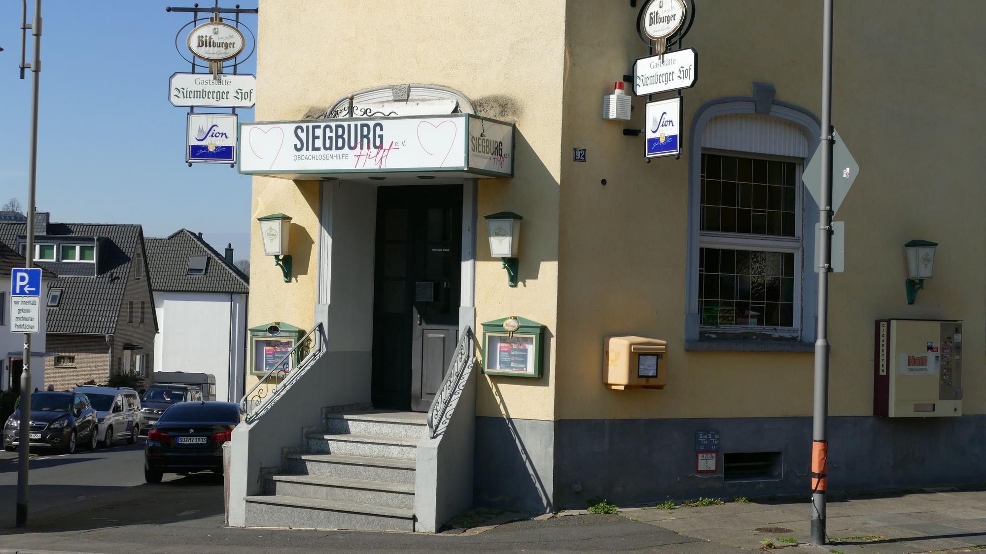 Der Eingang zu einer Gaststätte.