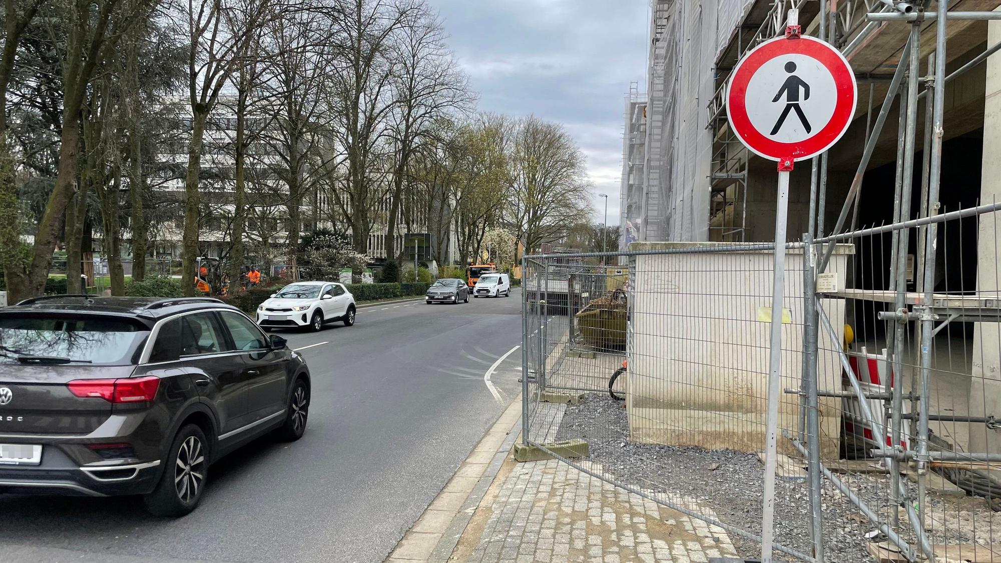 Baustart für den Kreisverkehr steht bevor: die Neukirchener Straße in Leichlingen wird ab 2. April 2024 zur Einbahnstraße.