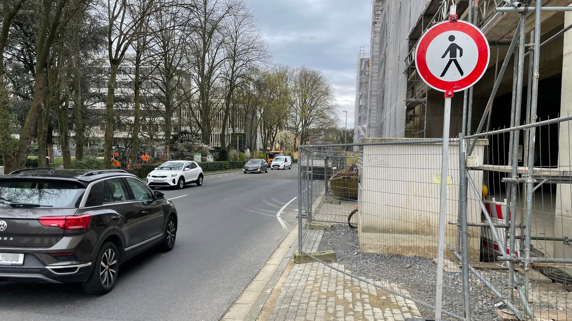 Baustart für den Kreisverkehr steht bevor: die Neukirchener Straße in Leichlingen wird ab 2. April 2024 zur Einbahnstraße.