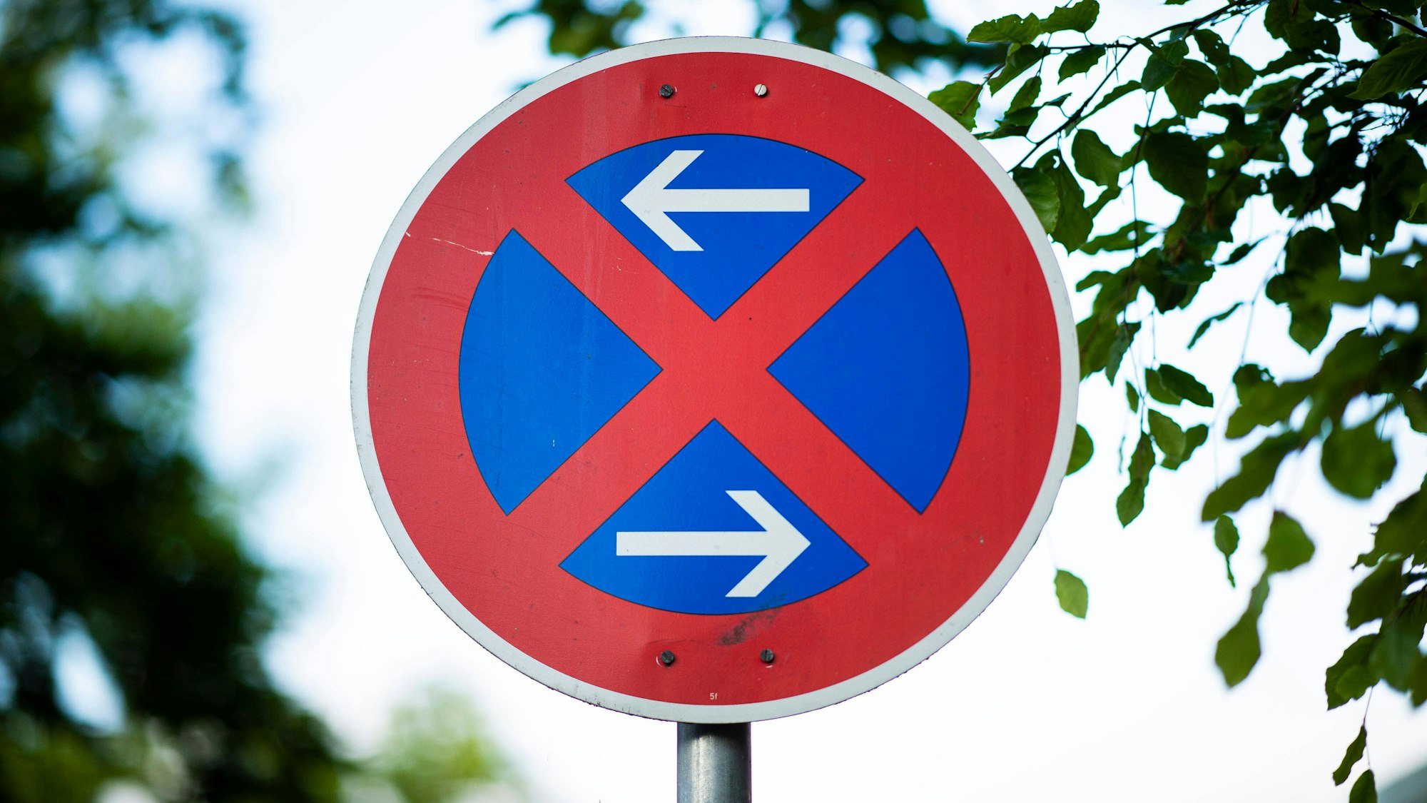 Die Stadt Bonn möchte in bestimmten Bereichen parken tagsüber nur für sogenannten „Wirtschaftsverkehr“ erlauben.