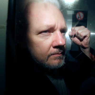 WikiLeaks-Gründer Julian Assange darf nicht unmittelbar in die USA ausgeliefert werden (Archivbild).