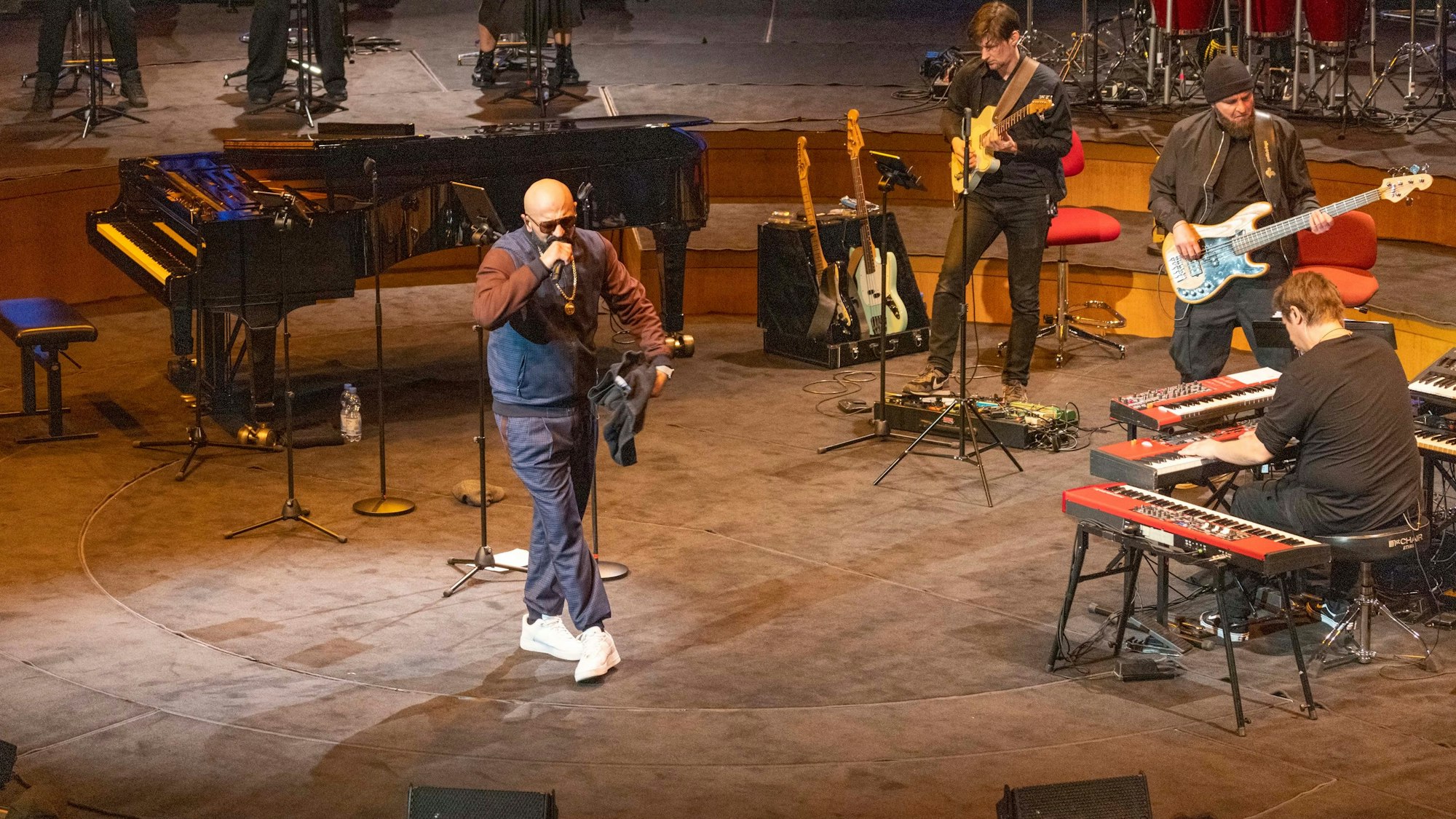 Der Bonner Rapper Xatar machte mit seinem Label „Alles oder Nix Records“ auf den Rapper SSIO bekannt.