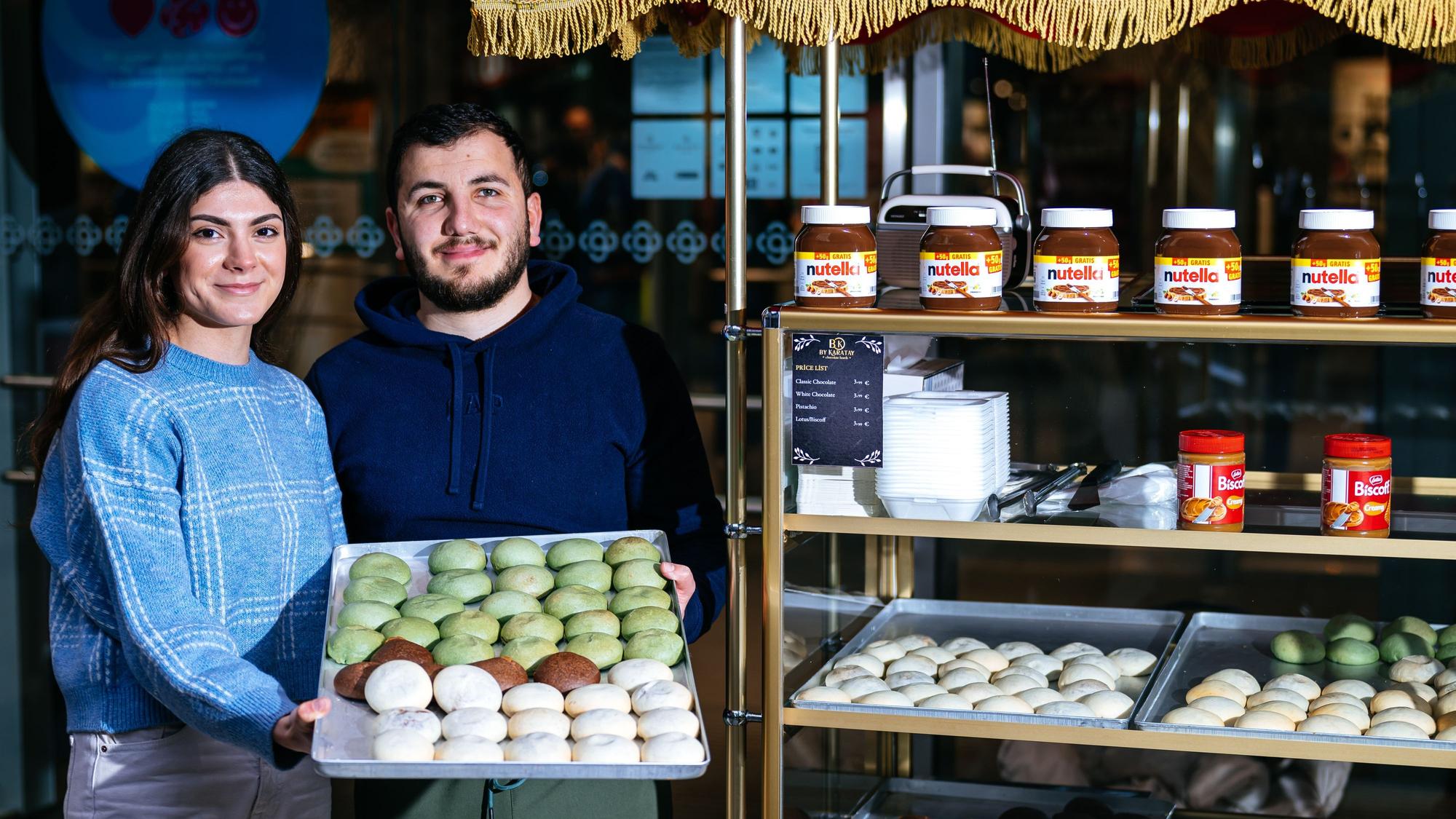 Vor einem Monat haben Dilara und Mahmut Karatay ihren Street-Food-Stand eröffnet.