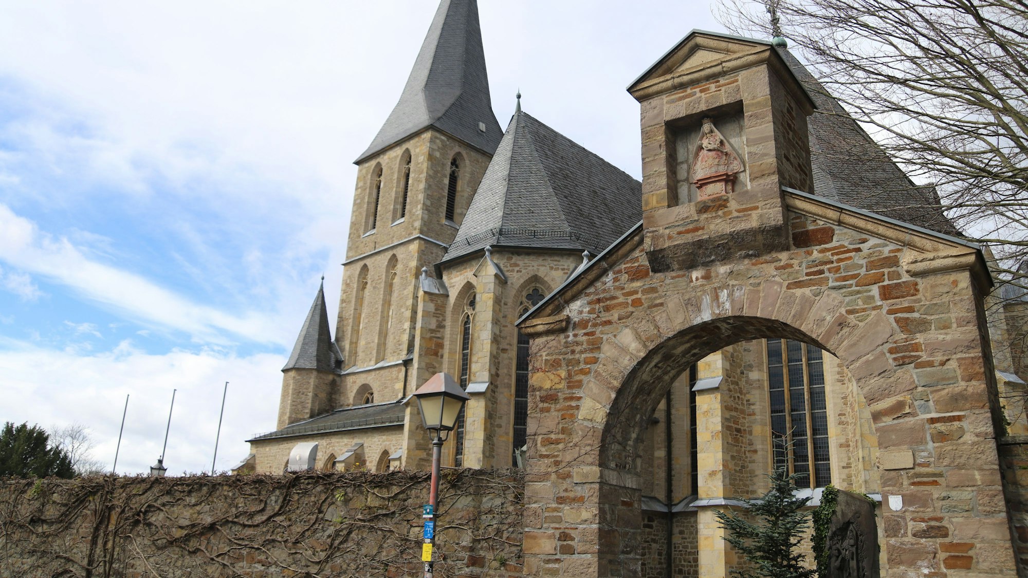 Die Wallfahrtskirche Zur Schmerzhaften Mutter in Bödingen.