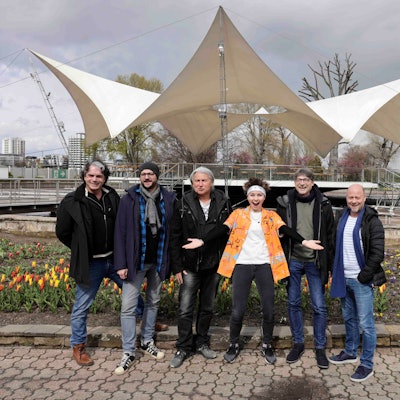 Die Bläck Fööss, Kabarettistin Coremy, Niklas Böhm von Köbes Underground und Kai Engel von Brings.