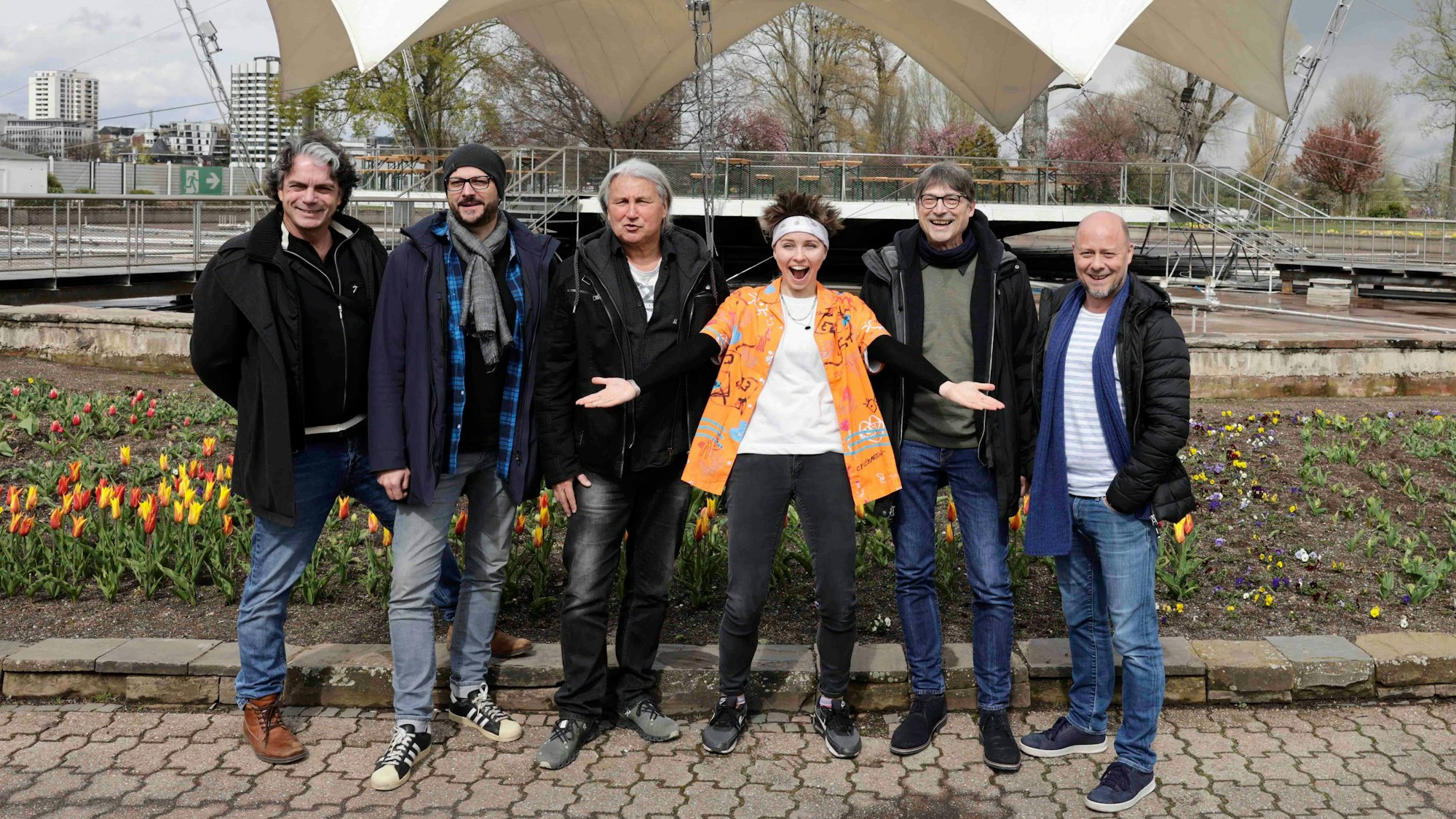 Die Bläck Fööss, Kabarettistin Coremy, Niklas Böhm von Köbes Underground und Kai Engel von Brings.