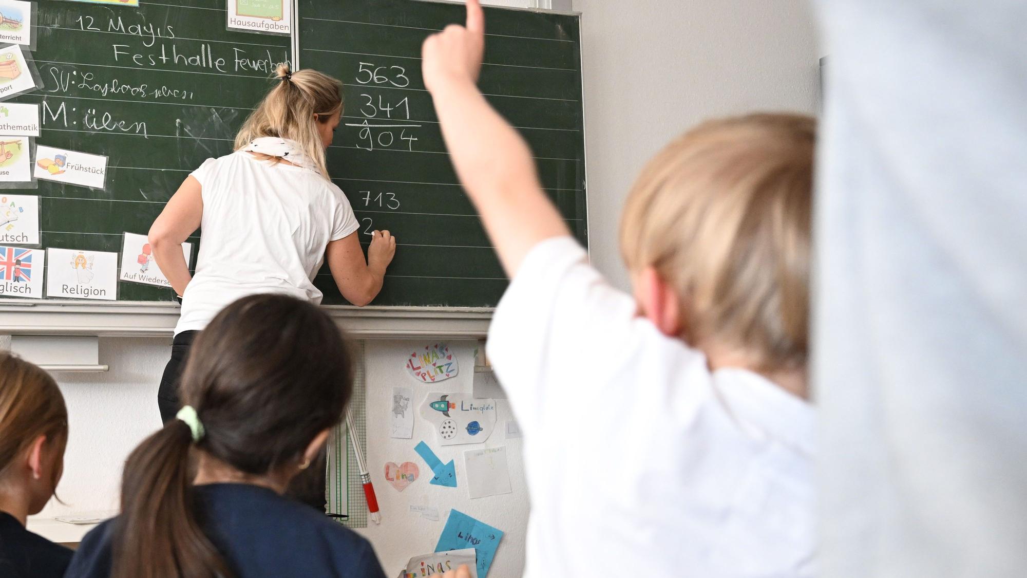 Auch in NRW gibt es zu wenig Lehrkräfte.