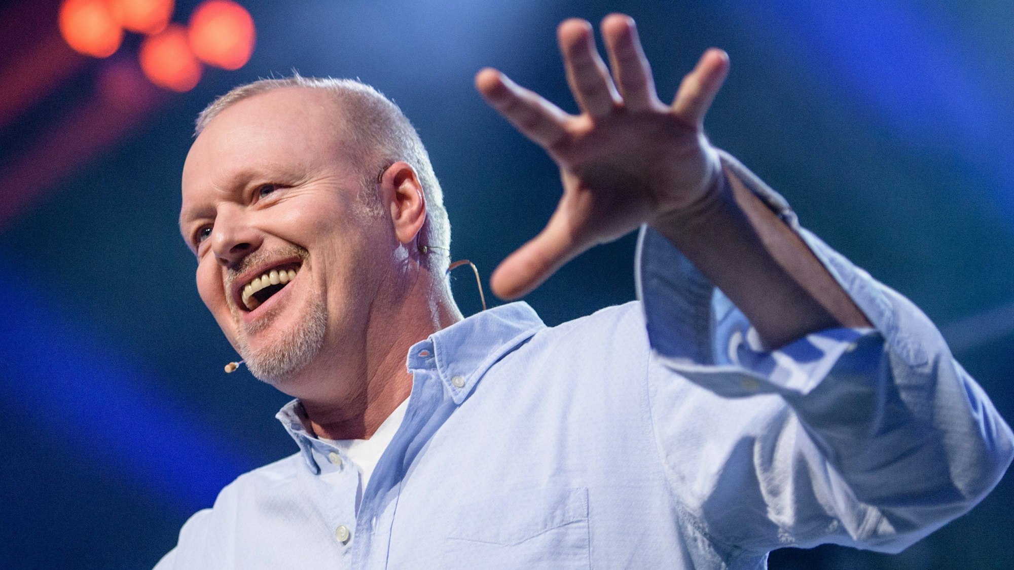 Entertainer Stefan Raab spricht bei der Eröffnung vom Unternehmensgründer- und Investorentreffen Bits & Pretzels. (Archivbild)