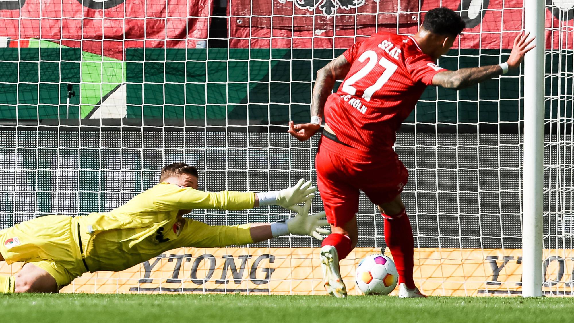 Ausgleich fuer Koeln 1:1 Tor fuer Koeln durch Davie Selke 1. FC Koeln, 27, Finn Dahmen FC Augsburg 01 GER, FC Augsburg vs. 1.FC Koeln, 1.Bundesliga Fussball,
