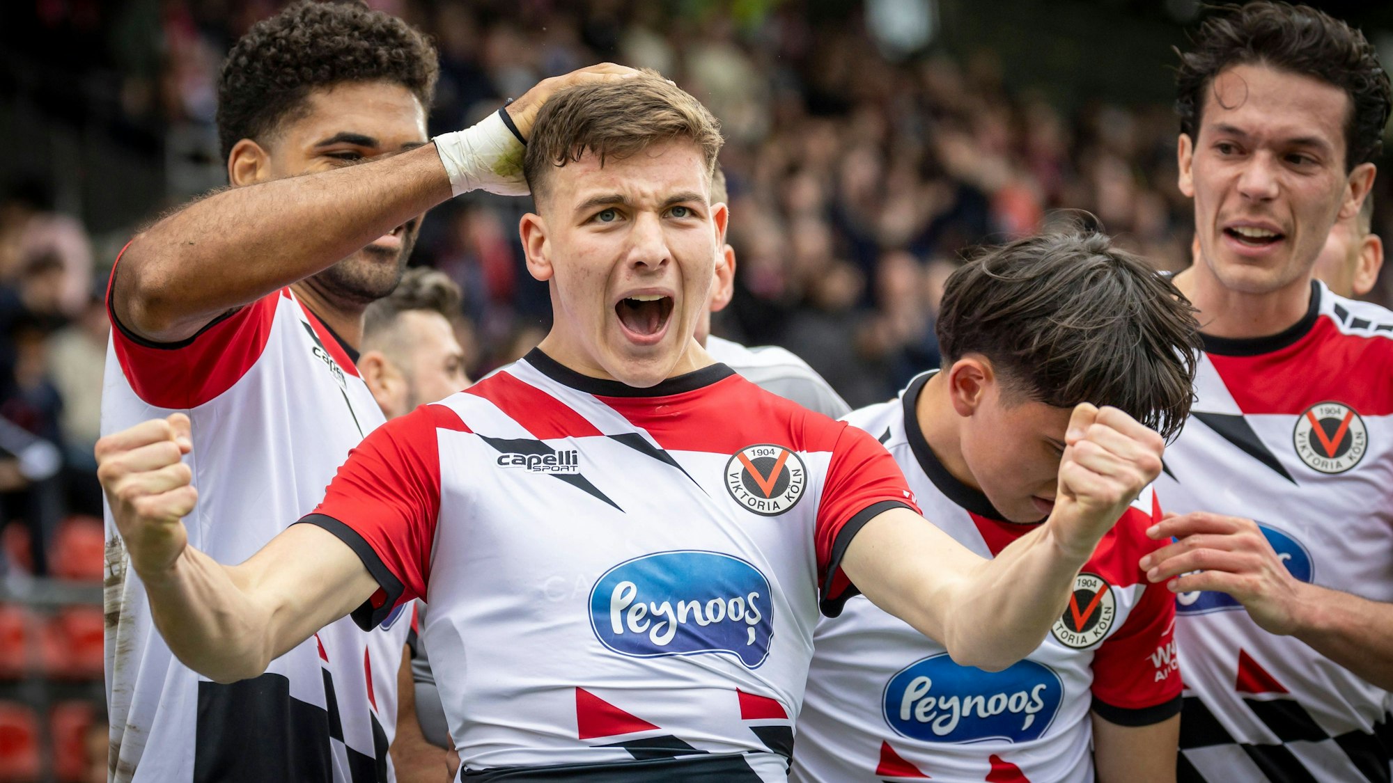 3. Liga, FC Viktoria Köln - VfB Lübeck, 31.03.2024 Torjubel zum 1:0 durch Said El Mala FC Viktoria Köln, 22 3. Liga, FC Viktoria Köln - VfB Lübeck, 31. Spieltag, am 31.03.2024 im Sportpark Höhenberg in Köln. DFL REGULATIONS PROHIBIT ANY USE OF PHOTOGRAPHS AS IMAGE SEQUENCES AND/OR QUASI-VIDEO. *** 3 Liga, FC Viktoria Köln VfB Lübeck, 31 03 2024 Goal celebration to 1 0 by Said El Mala FC Viktoria Köln, 22 3 Liga, FC Viktoria Köln VfB Lübeck, 31 Matchday, on 31 03 2024 at Sportpark Höhenberg in Cologne DFL REGULATIONS PROHIBIT ANY USE OF PHOTOGRAPHS AS IMAGE SEQUENCES AND OR QUASI VIDEO Copyright: xBEAUTIFULxSPORTS/LeahxKohringx