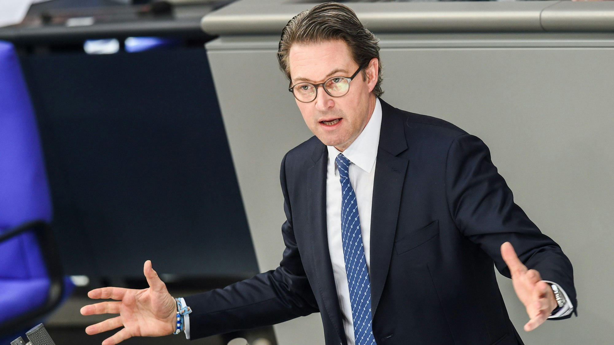 Andreas Scheuer (CSU), damals Bundesverkehrsminister, spricht in der Debatte über die Modernisierung des Personenbeförderungsrechts bei der 216.