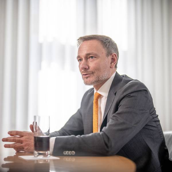 Christian Lindner (FDP), Bundesminister der Finanzen, aufgenommen bei einem Interview im Bundesfinanzministerium. (Archiv)