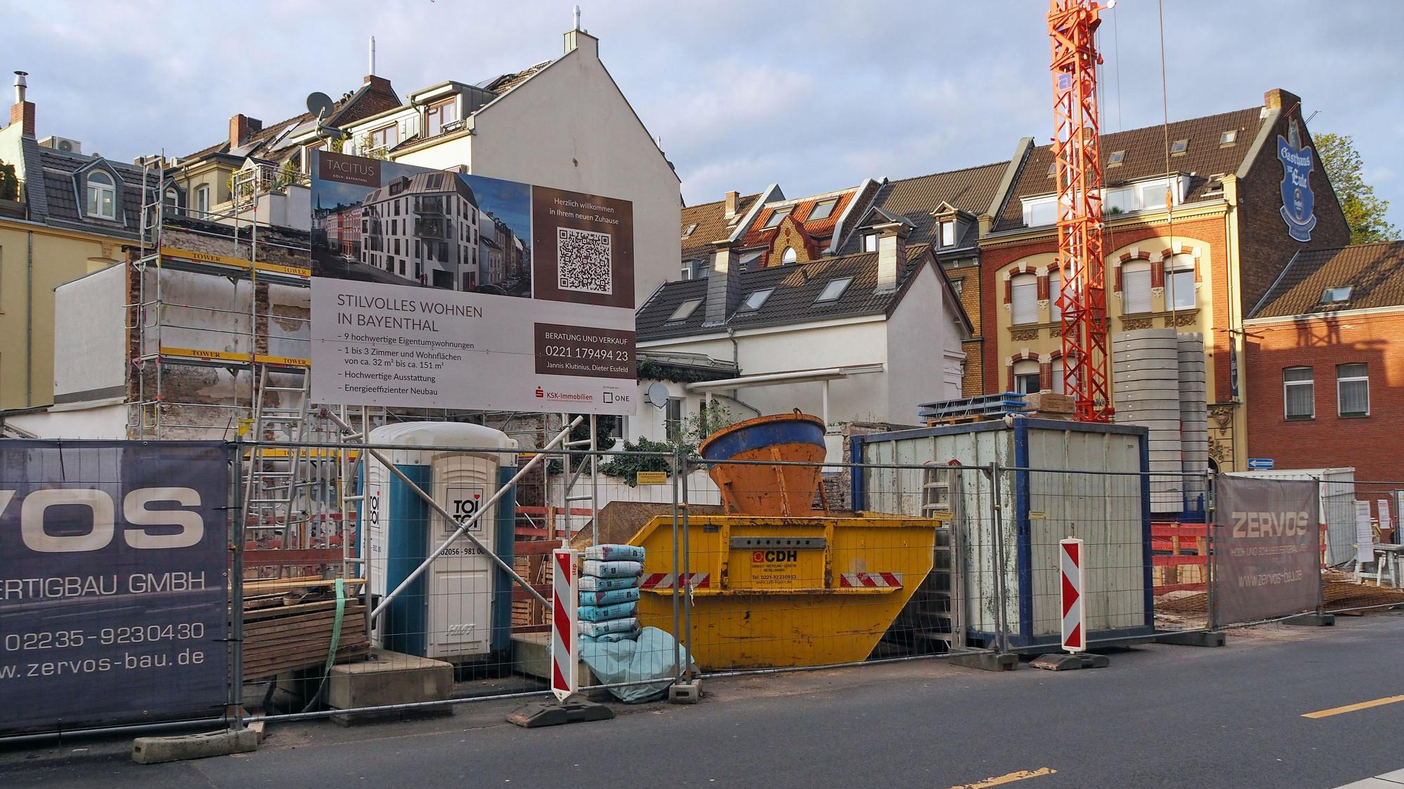 In der Tacitusstraße/Ecke Alteburger Straße in Bayenthal wird gebaut. Hier entstehen neun hochpreisige Eigentumswohnungen.