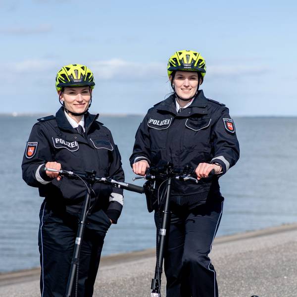 Die niedersächsische Polizei hatte auf der Nordseeinsel Norderney ebenfalls den Einsatz von E-Scootern getestet. IN NRW soll dieser jetzt enden.