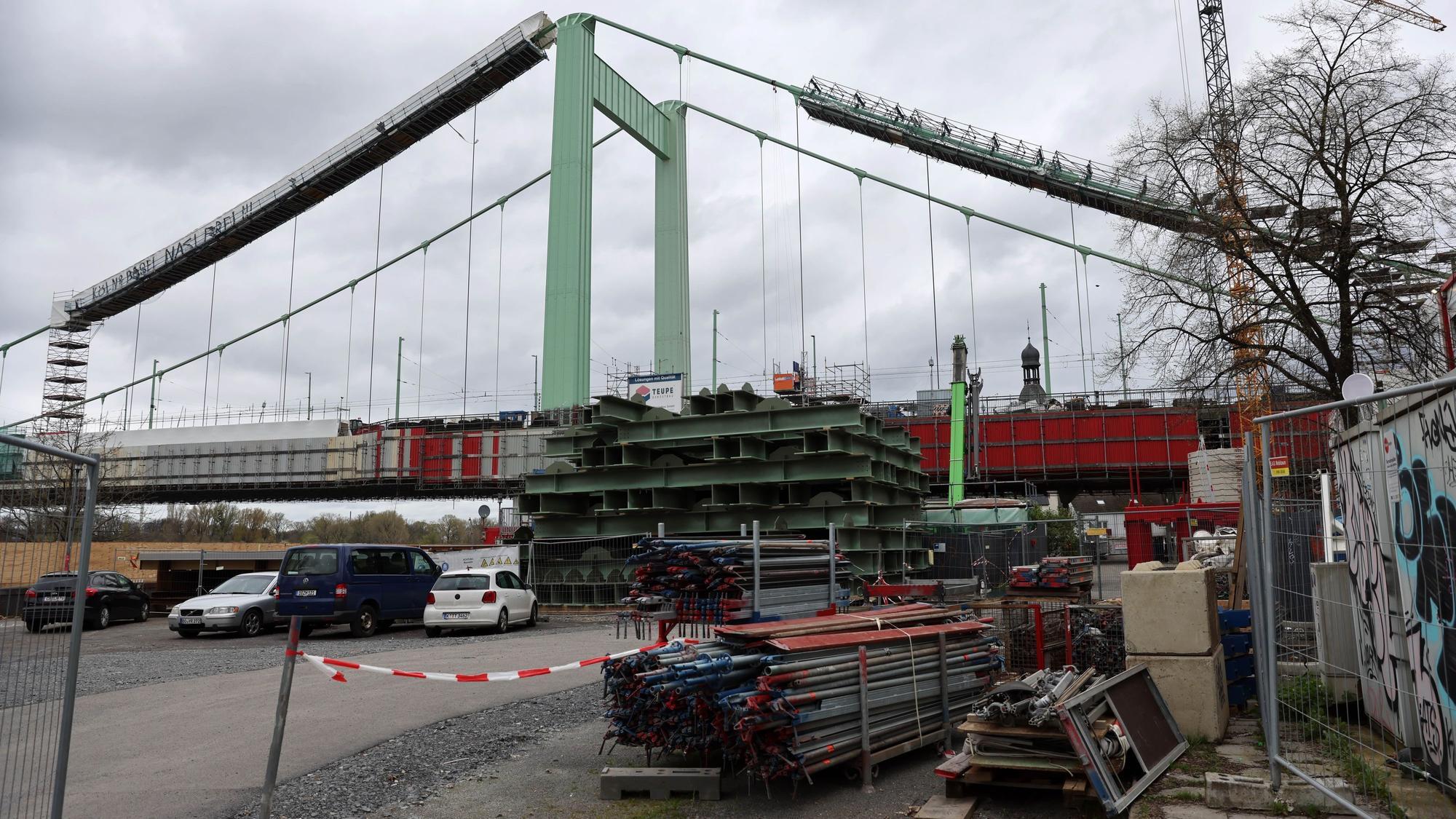 In den kommenden Monaten steht auf der Mülheimer Brücke jede Menge Arbeit an.