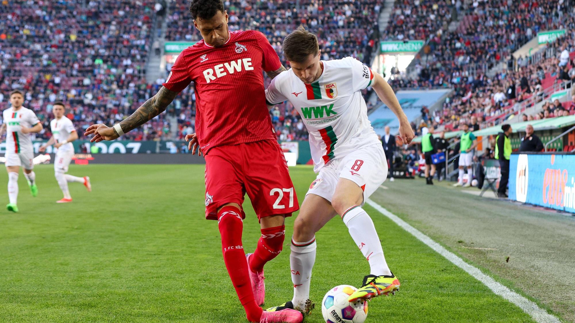 Davie Selke im Zweikampf mit Elvis Rexhbecaj