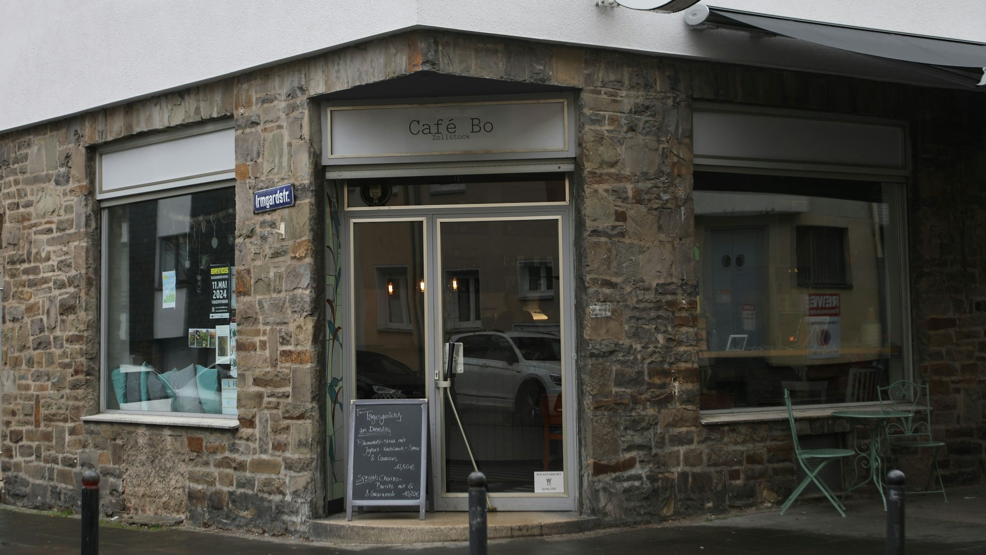 Das Cafe Bo von außen in Köln Zollstock