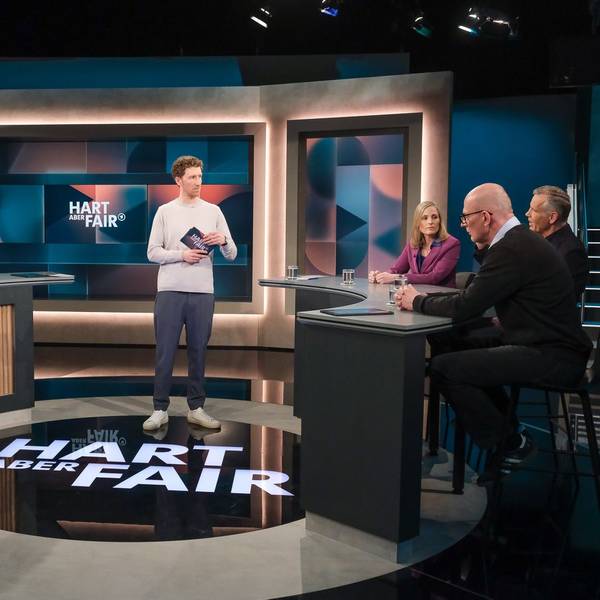 Die ARD-Talkshow „Hart aber fair“ ist in der Osterpause, Moderator Louis Klamroth (m.) kehrt erst Ende April zurück. (Symbolbild)