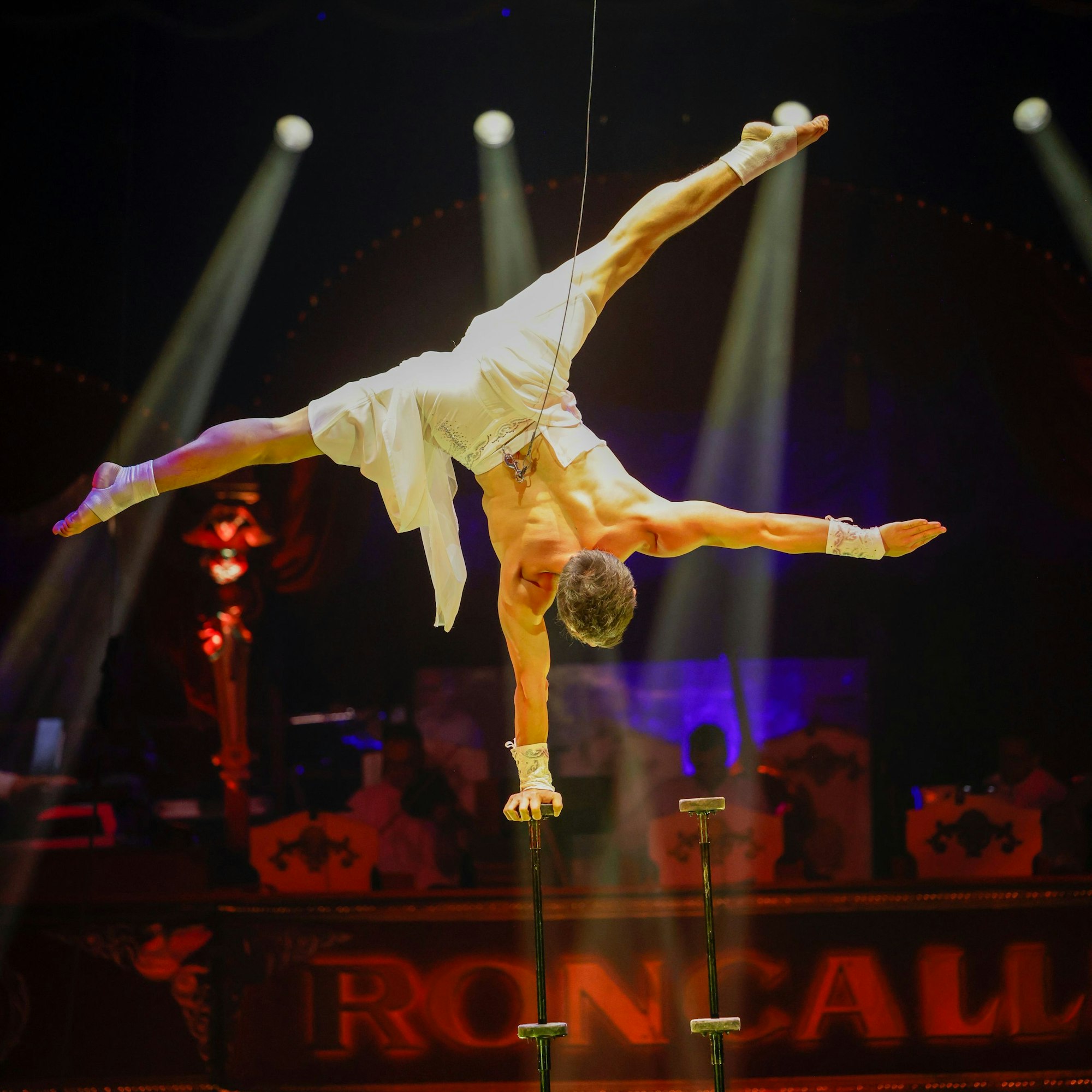 Handstand-Akrobat Zhenyu Li wird auch in Köln auftreten.