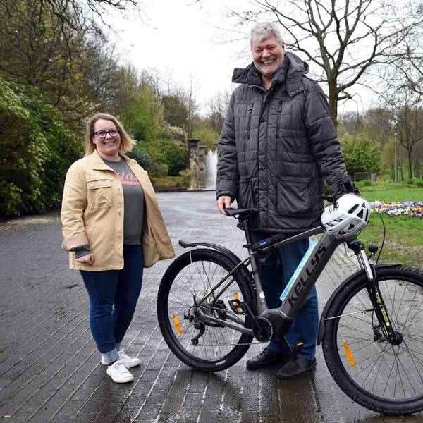 Nümbrechts Tourist-Info-Leiterin Amina Koppenburg und Bürgermeister Hilko Redenius.