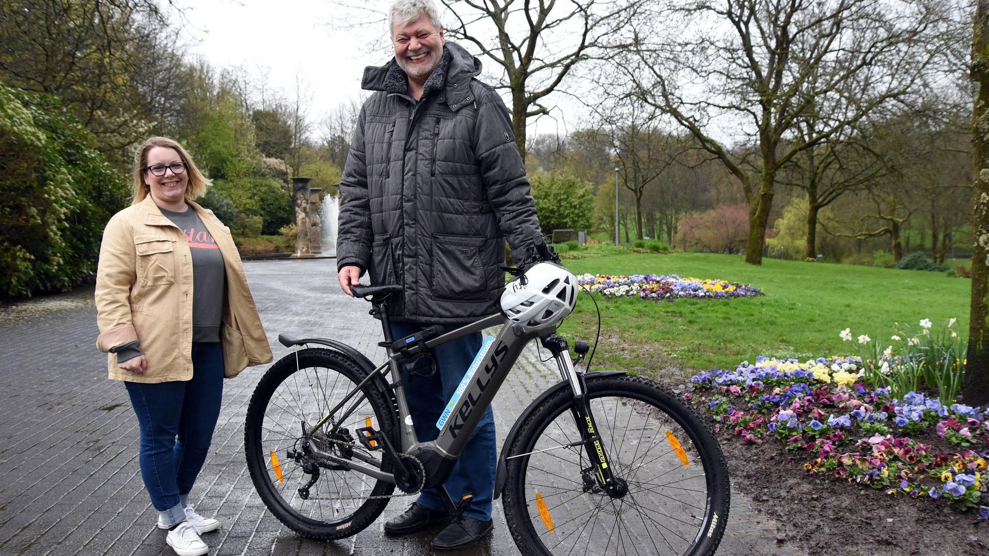 Nümbrechts Tourist-Info-Leiterin Amina Koppenburg und Bürgermeister Hilko Redenius.