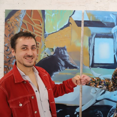 In der Galerie Sassen im Kelterhaus stellen Anibal Maximilian Kostka (l.) und Moritz Kral aus, hier vor ihrem Gemeinschaftswerk.