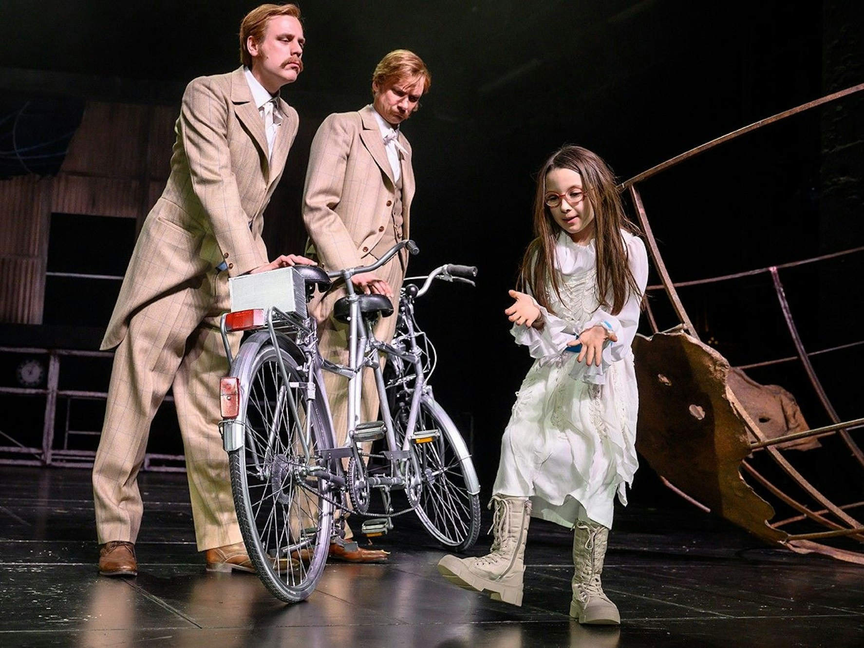 Premiere von "Die Zeitmaschine" im Theater Bonn.