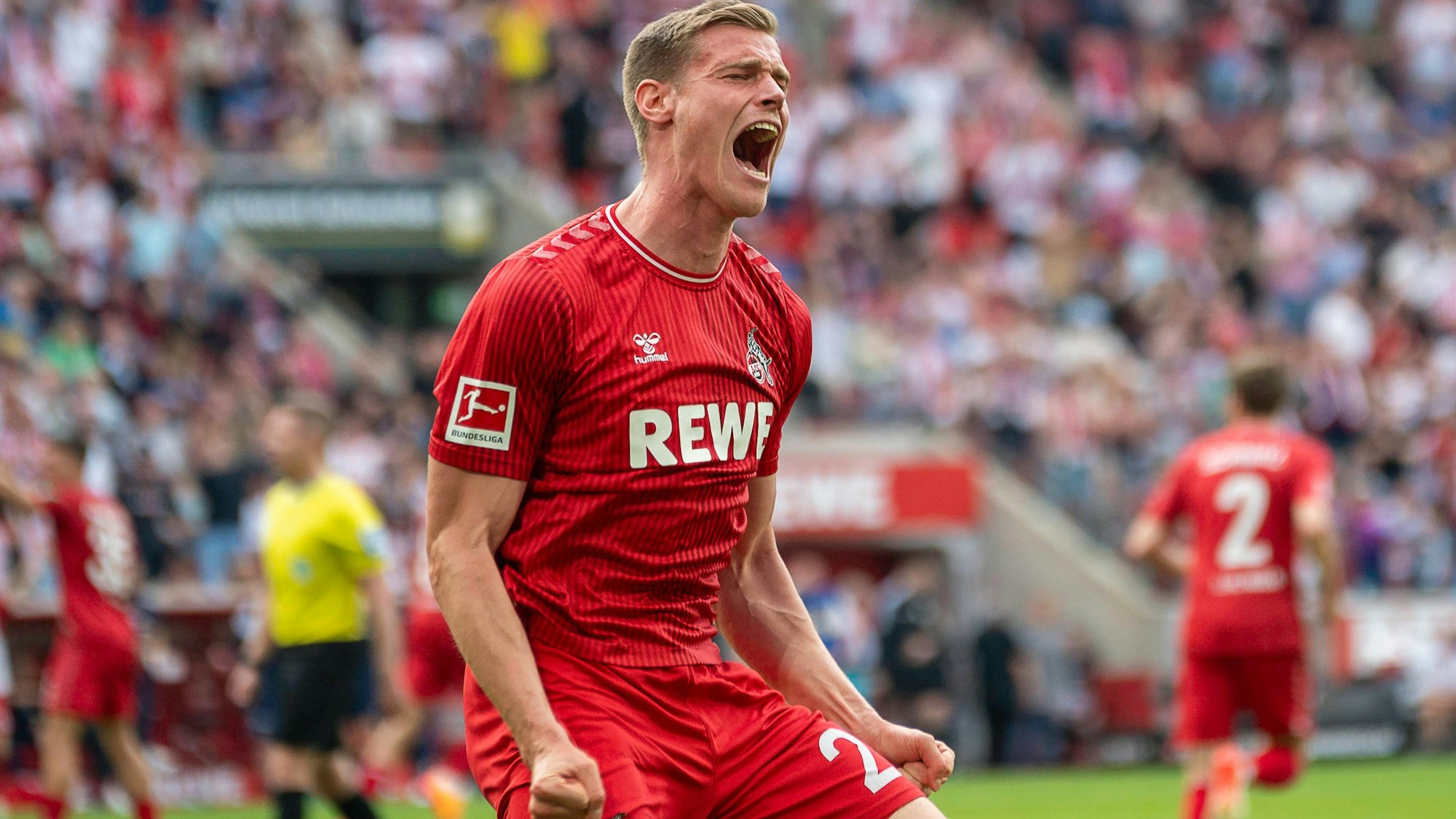 Steffen Tigges jubelt über sein Tor zum 1:1.