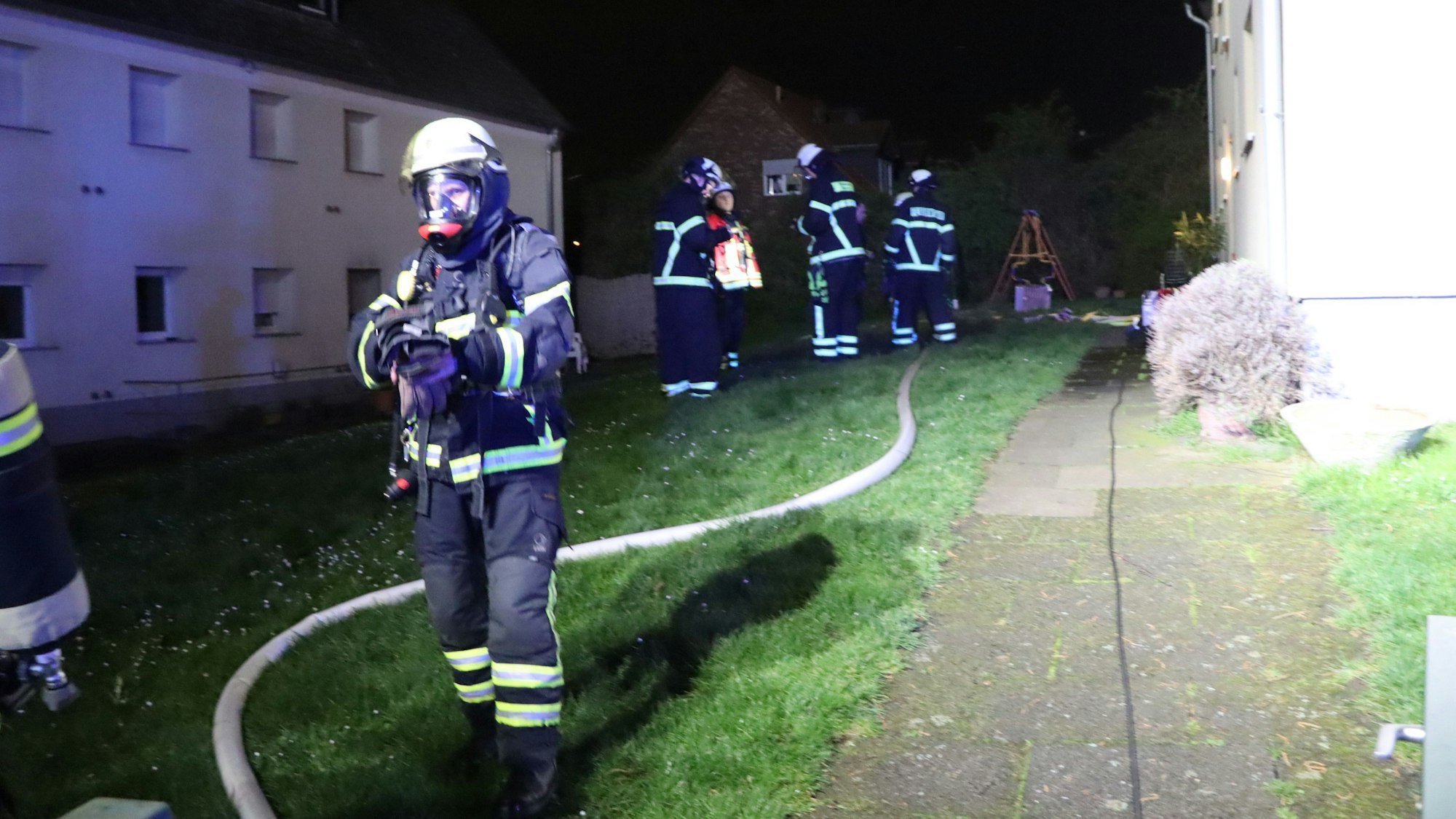 Mit einem Großaufgebot von Rettungskräften, Feuerwehr und Polizei waren die Einsatzkräfte vor Ort.