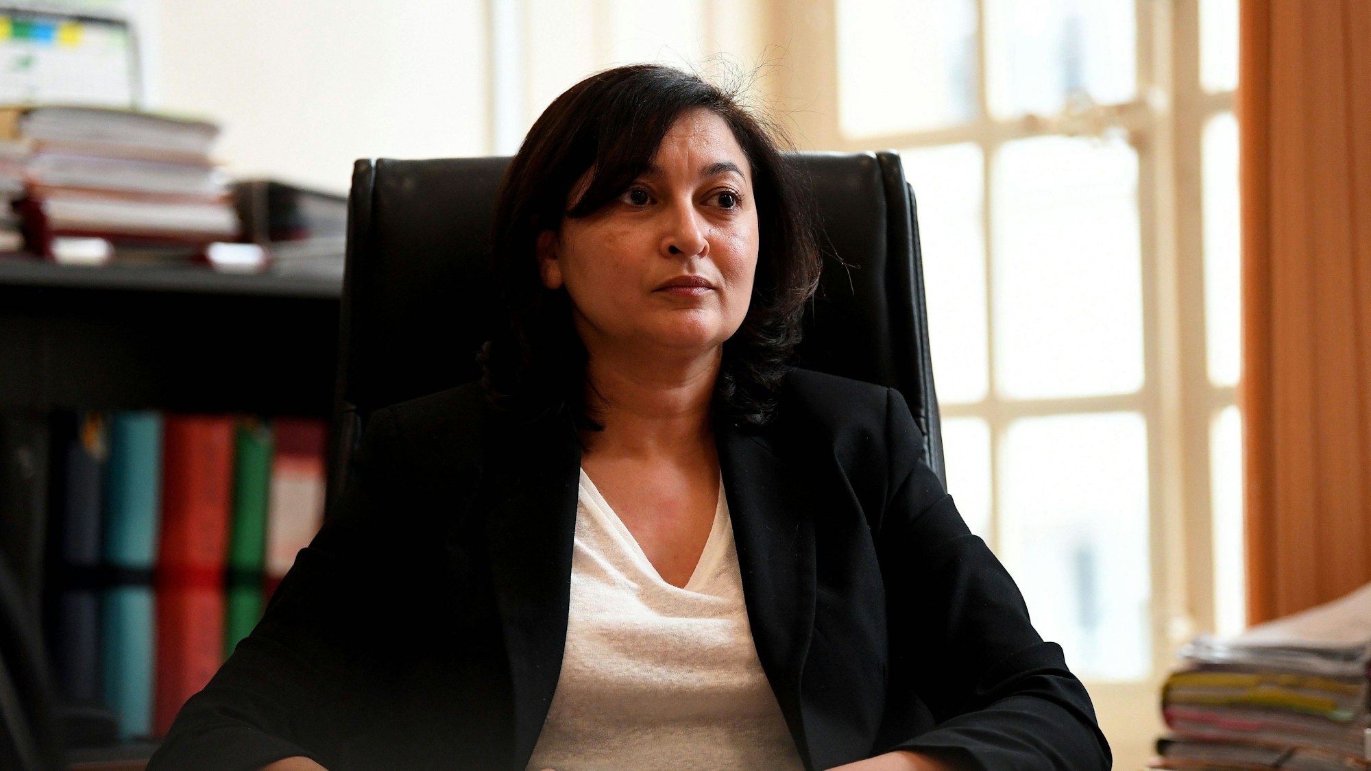 Jamilah Habsaoui ist Bürgermeisterin von Avallon und muss nun einen großen Drogenfund in ihrem Anwesen erklären. (Archivbild)