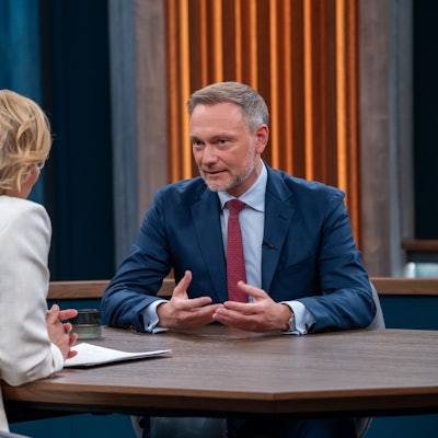 Caren Miosga und ihr Gast Christian Lindner (FDP) im Gespräch
