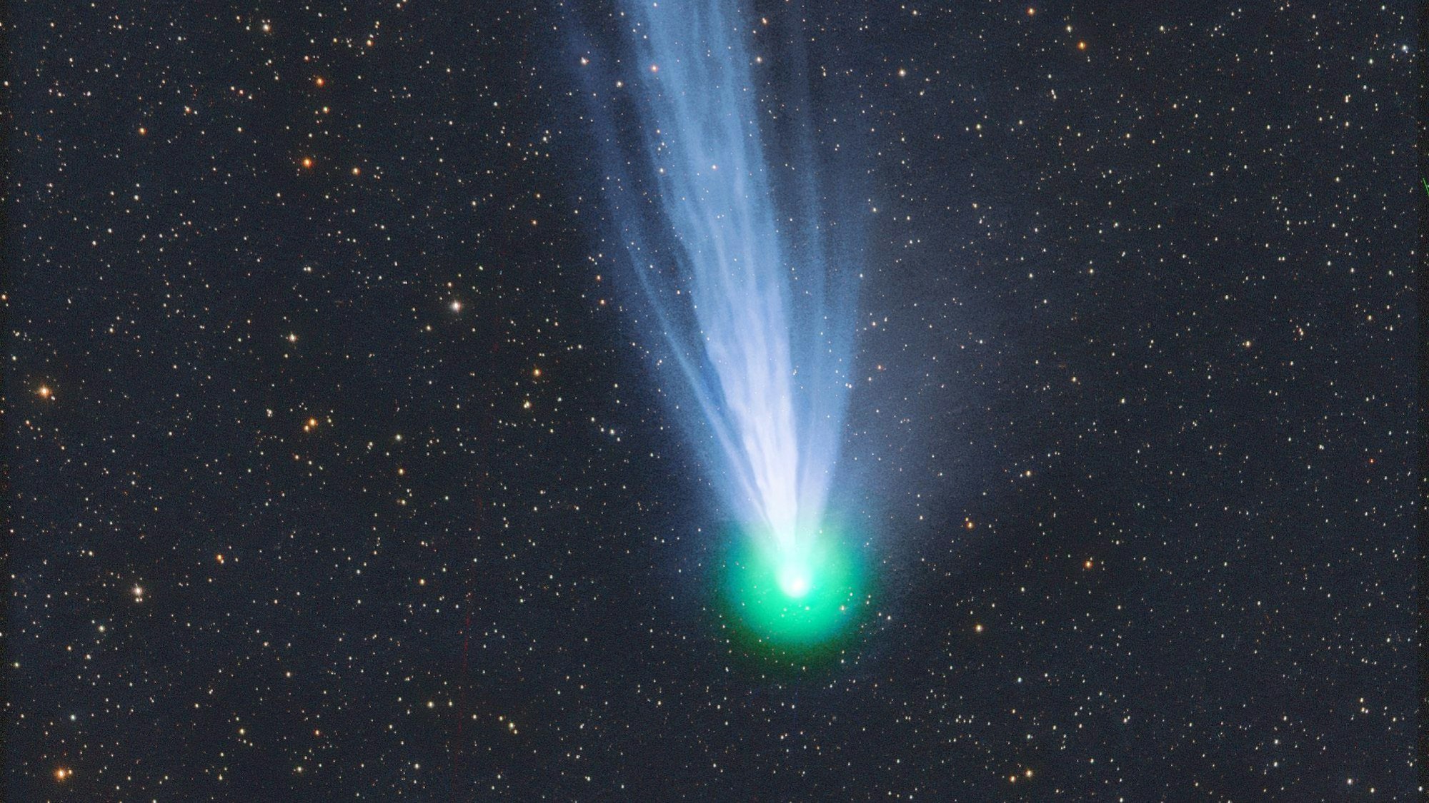 Das Foto zeigt den Komet 12P/Pons-Brooks, aufgenommen am Astronomischen Zentrum Martinsberg mit einem lichtstarken Astrographen mit 11" Öffnung und Lichtstärke 2.2 sowie einer Fullframe-CMOS-Kamera.