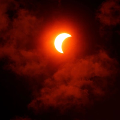 Eine totale Sonnenfinsternis hat am Montag Millionen Menschen in Nordamerika begeistert.