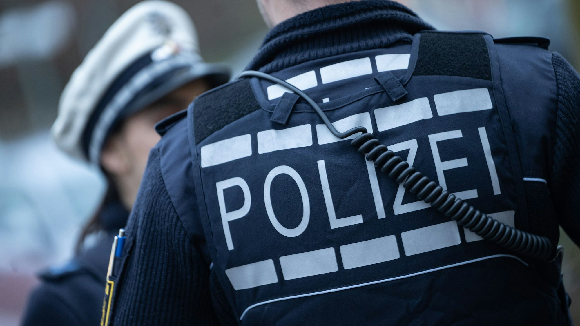 Polizisten beim Einsatz.