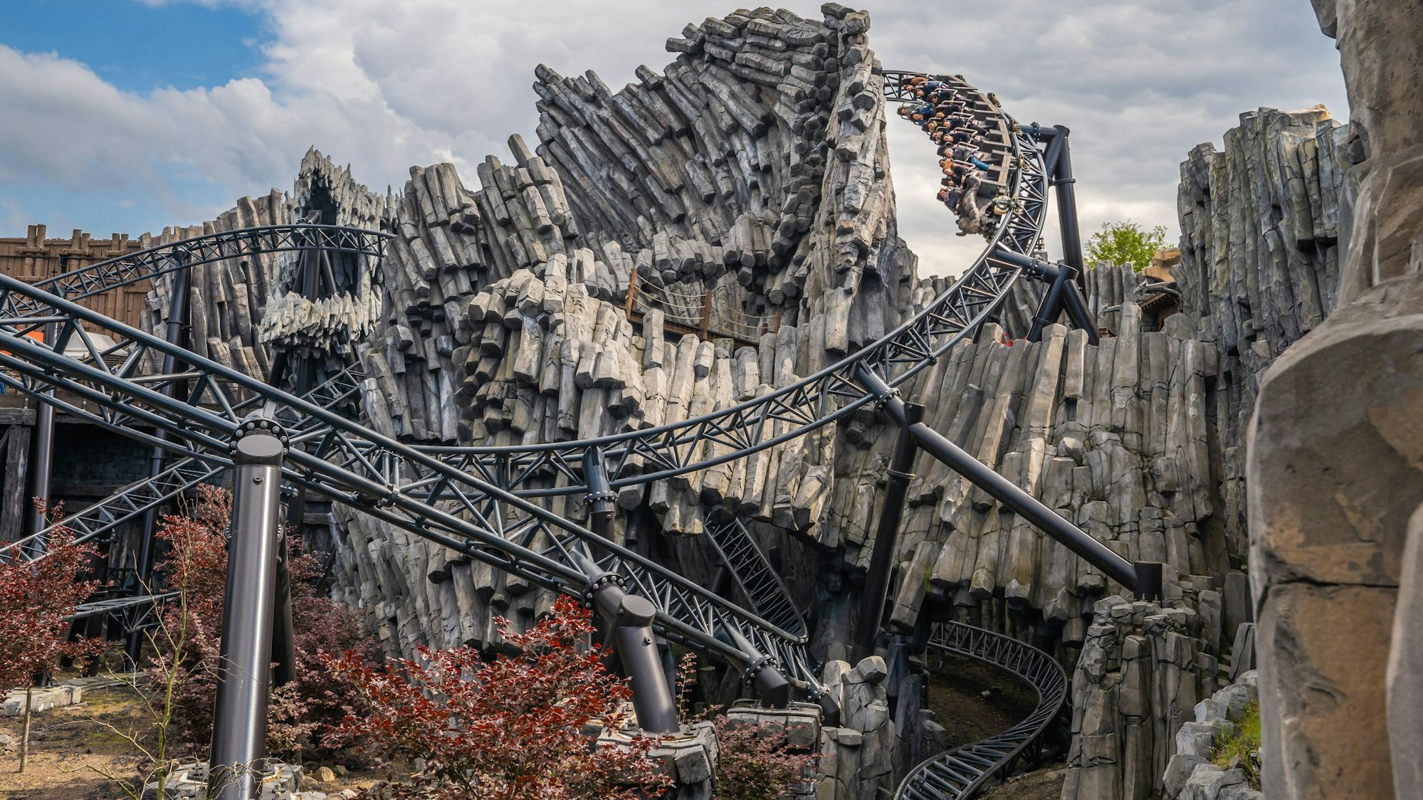 An der Achterbahn Taron im Phantasialand war es zu dem tödlichen Unfall gekommen.