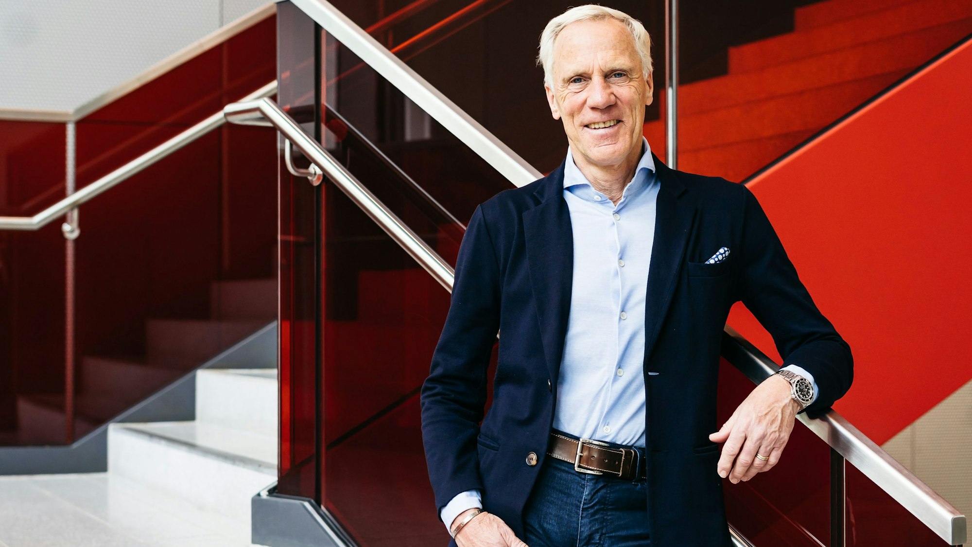 Auf dem Bild ist der Fitnessexperte Sebastian Bahr zu sehen.