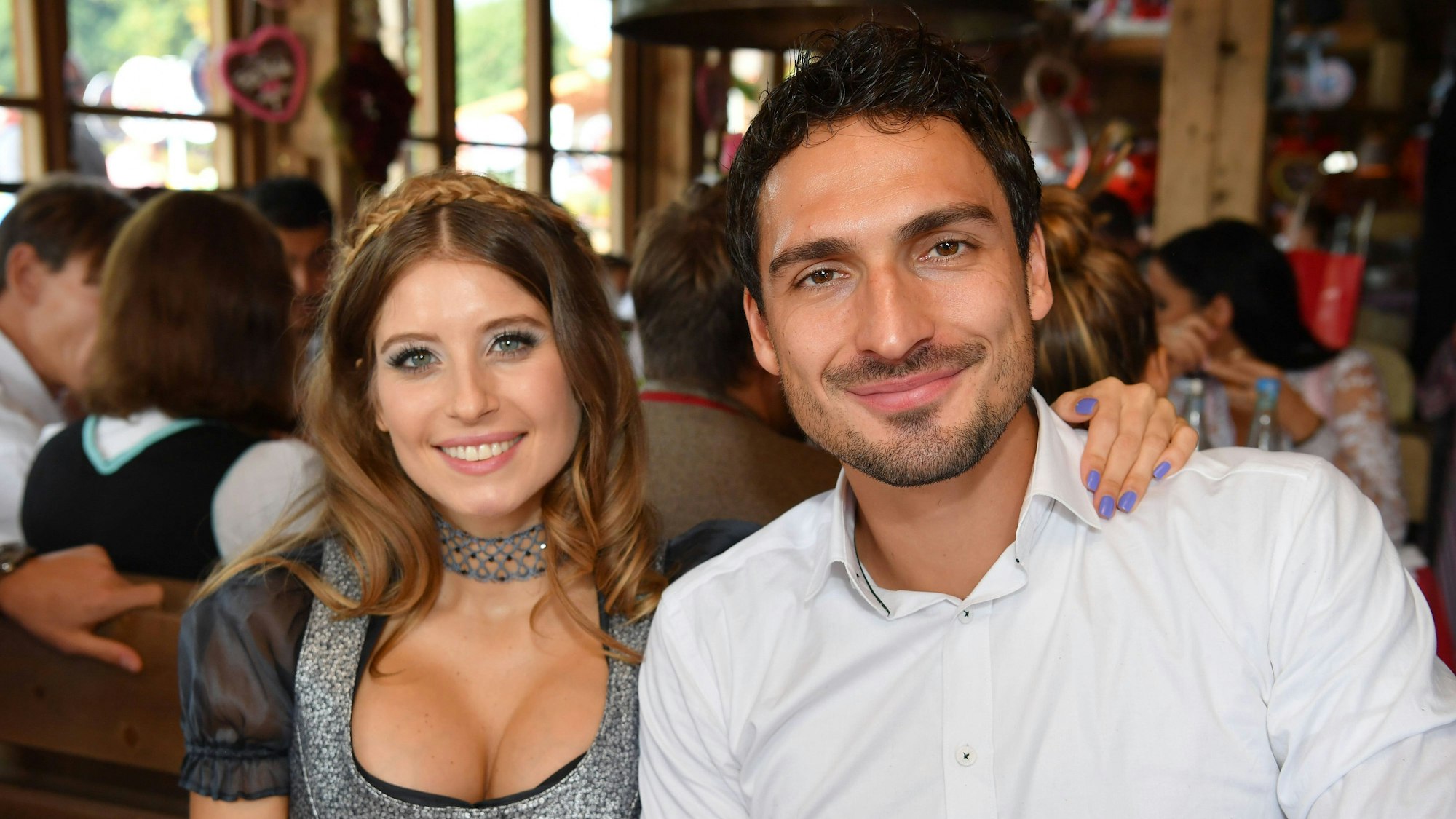 Cathy und Mats Hummels auf dem Oktoberfest 20017.