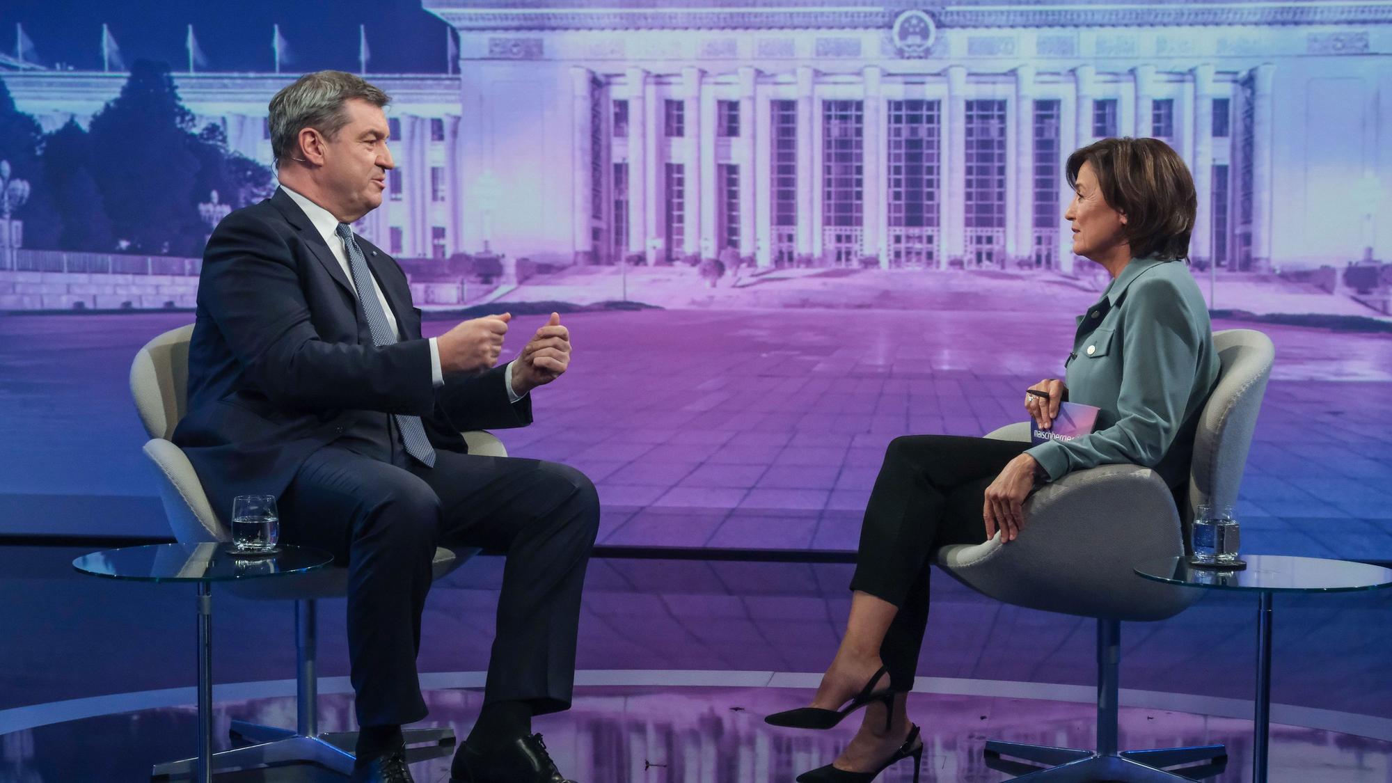 Markus Söder (l.) wird von Sandra Maischberger nach dem Cannabis-Gesetz der Ampel befragt.