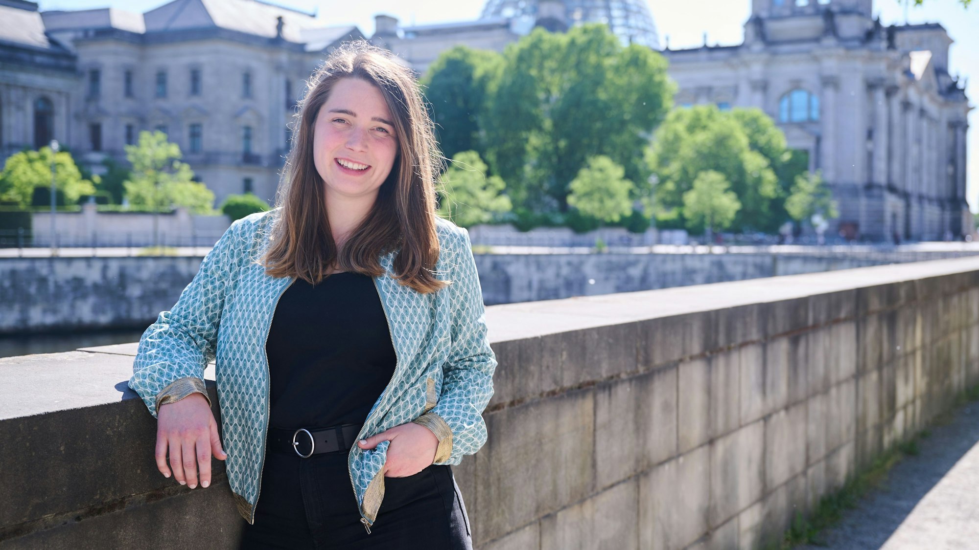 Polatrisiert nur nur wegen ihres Alters: Emilia Fester vertritt im Bundestag radikale Positionen und nimmt junge Wähler in den Blick.