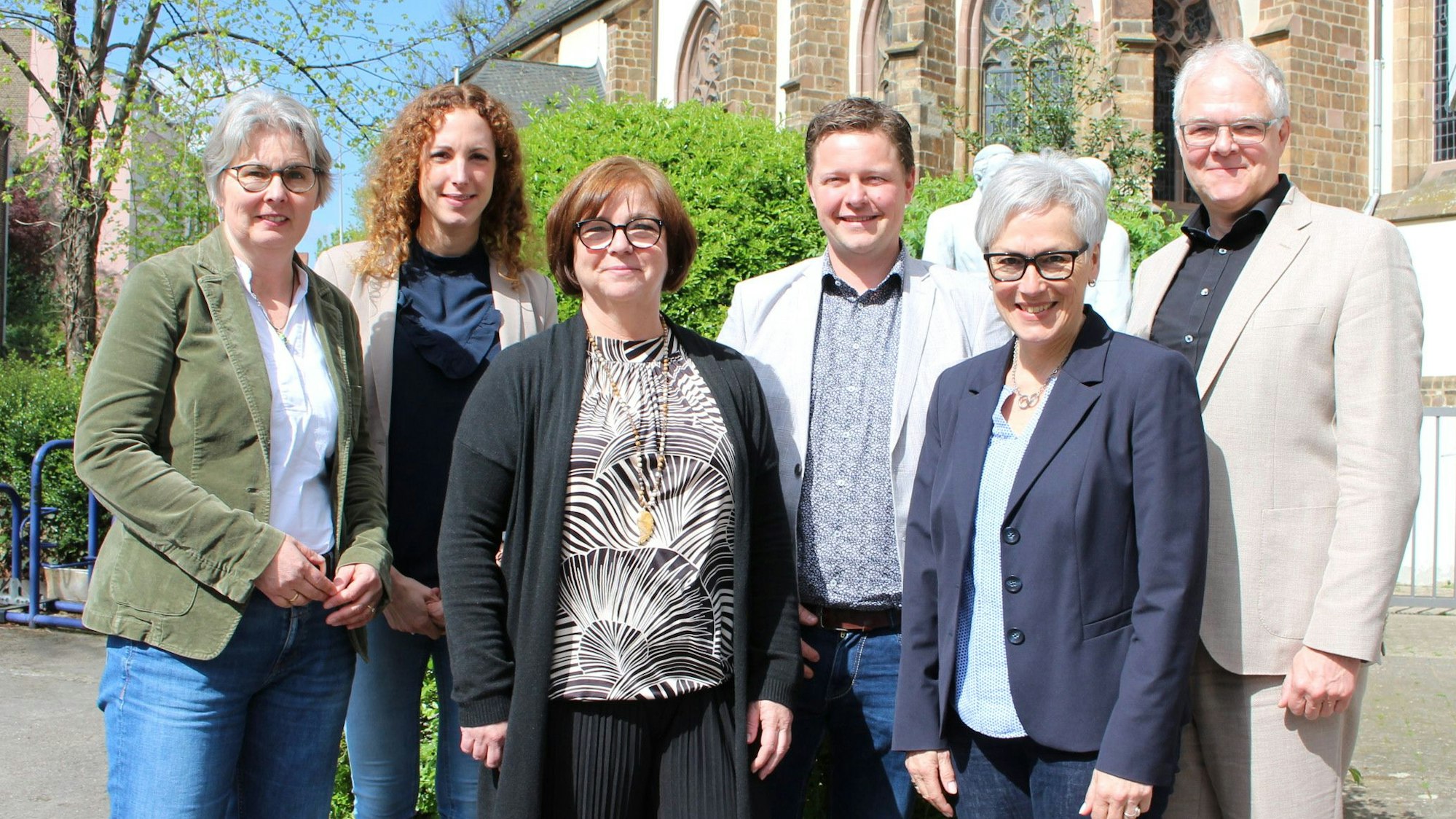 Die Akteure der Pressekonferenz im Gruppenfoto.