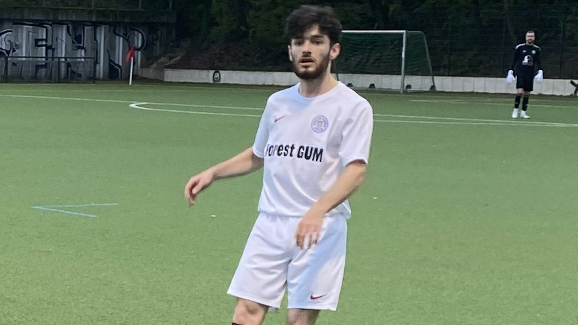 Olympia Kölns Mario Nasturzi stellte den Favoriten Lindenthal-Hohenlind vor Probleme.