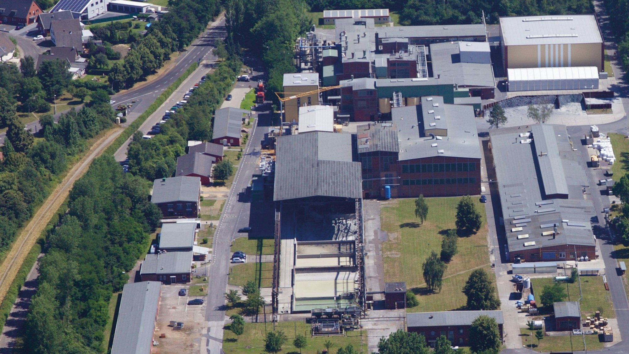 Auf dem Bild ist eine Luftansicht des Unternehmens ESK-SIC zu sehen.